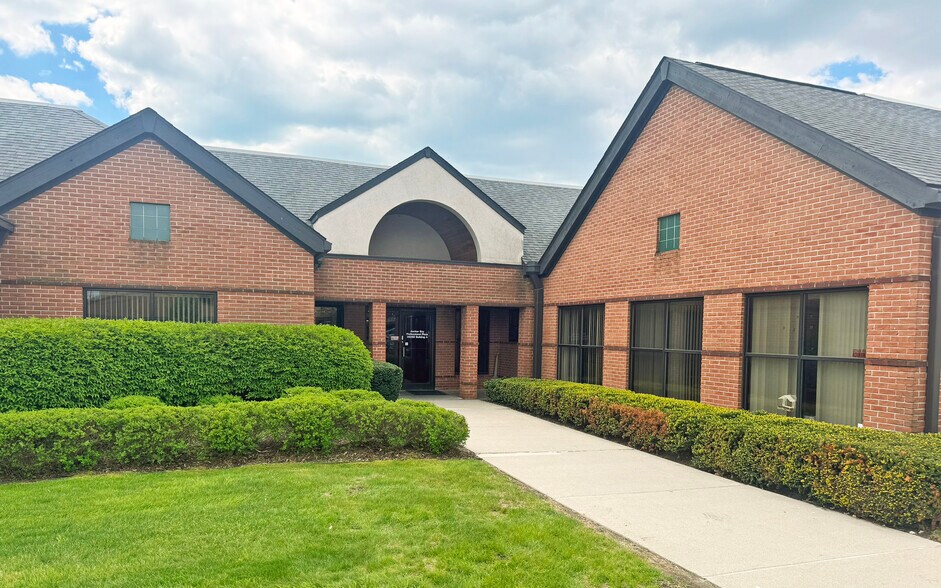 35050-35054 23 Mile Rd, New Baltimore, MI à louer - Photo de l’immeuble – Image 1 sur 5