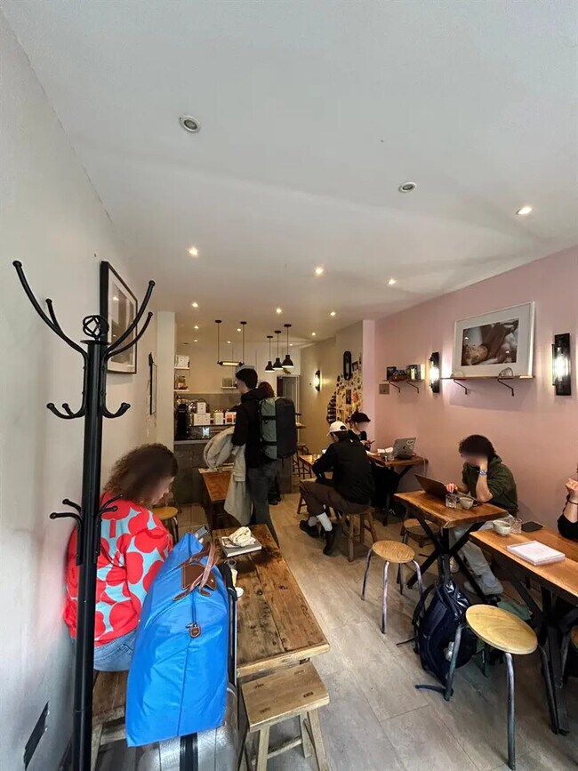 Plus de détails pour Local commercial à louer