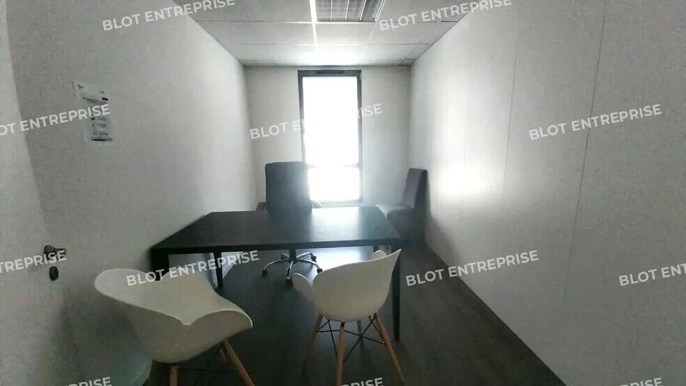 Bureau dans Saint-Malo à louer - Photo de l’immeuble – Image 3 sur 4