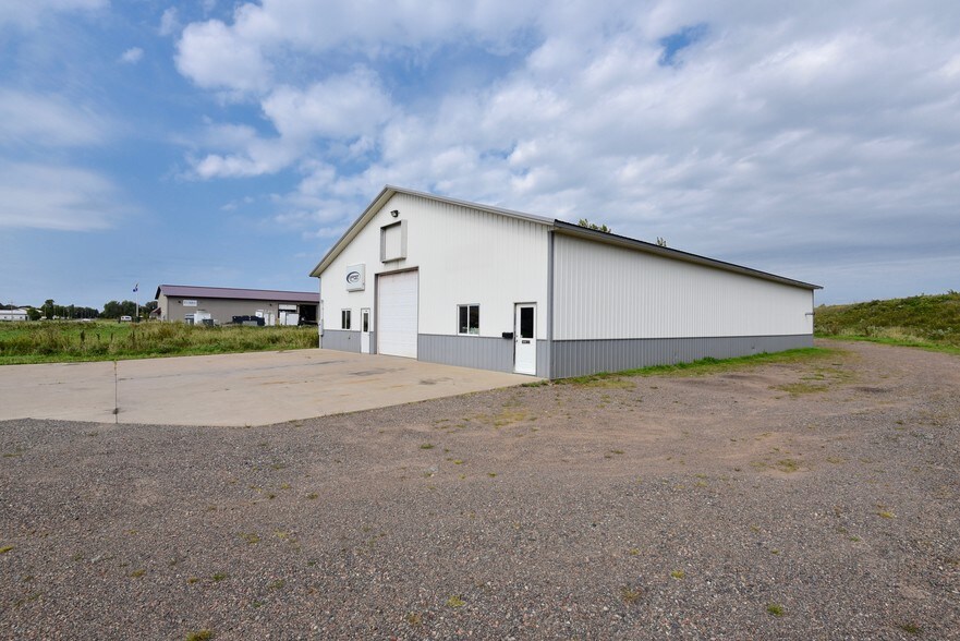 710 10th St NE, Milaca, MN à vendre - Photo de l’immeuble – Image 3 sur 13