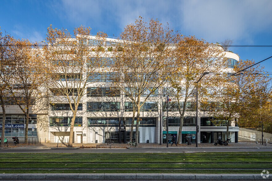 Bureau dans Paris à louer - Photo de l’immeuble – Image 2 sur 4