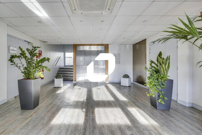 Plus de détails pour Bureau à louer