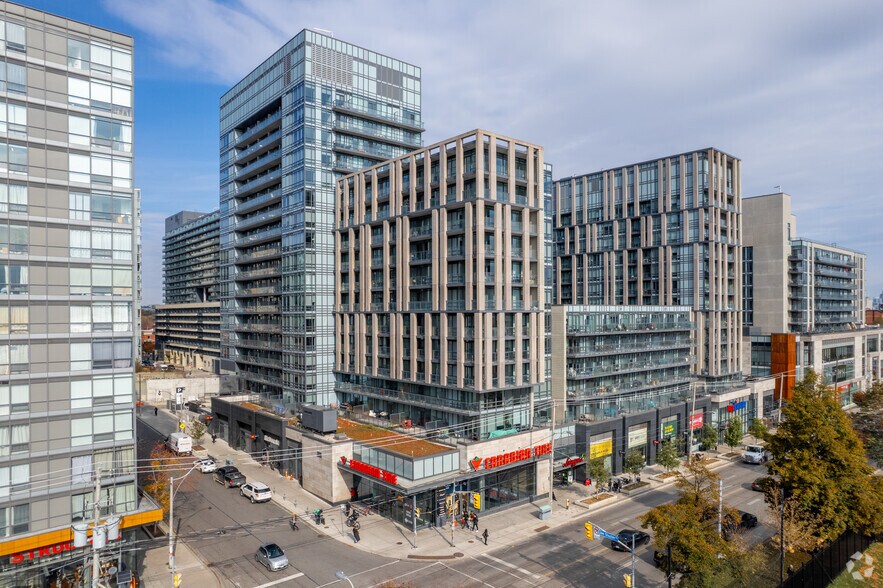 61-75 Hanna Ave, Toronto, ON à louer - Photo principale – Image 2 sur 12