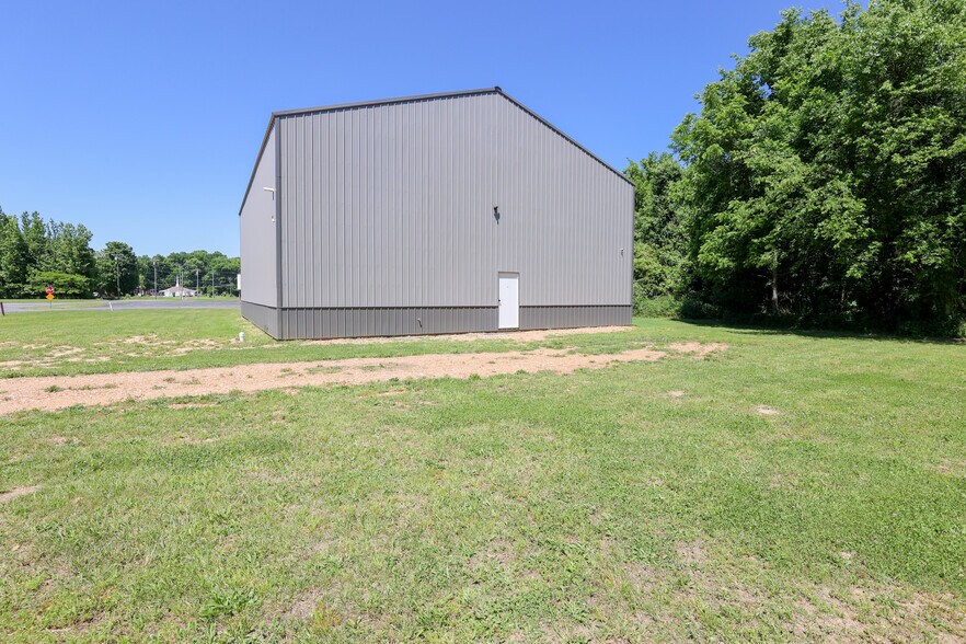 240 Ball Park Loop, Ledbetter, KY à vendre - Photo de l’immeuble – Image 2 sur 24
