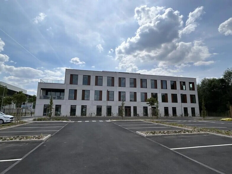 Bureau dans Anzin à louer - Photo de l’immeuble – Image 2 sur 15