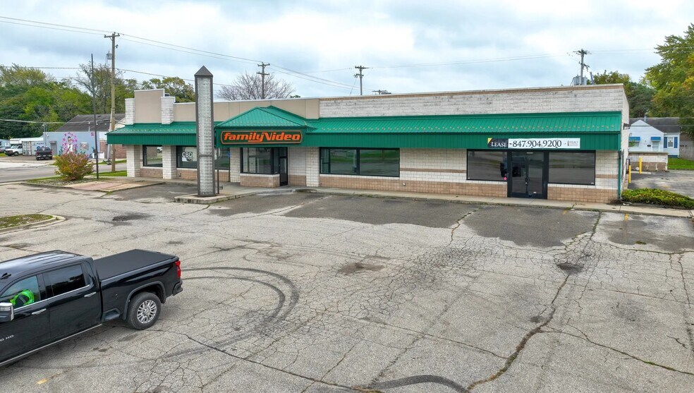 5620 S Saginaw St, Flint, MI à louer - Photo de l’immeuble – Image 2 sur 6