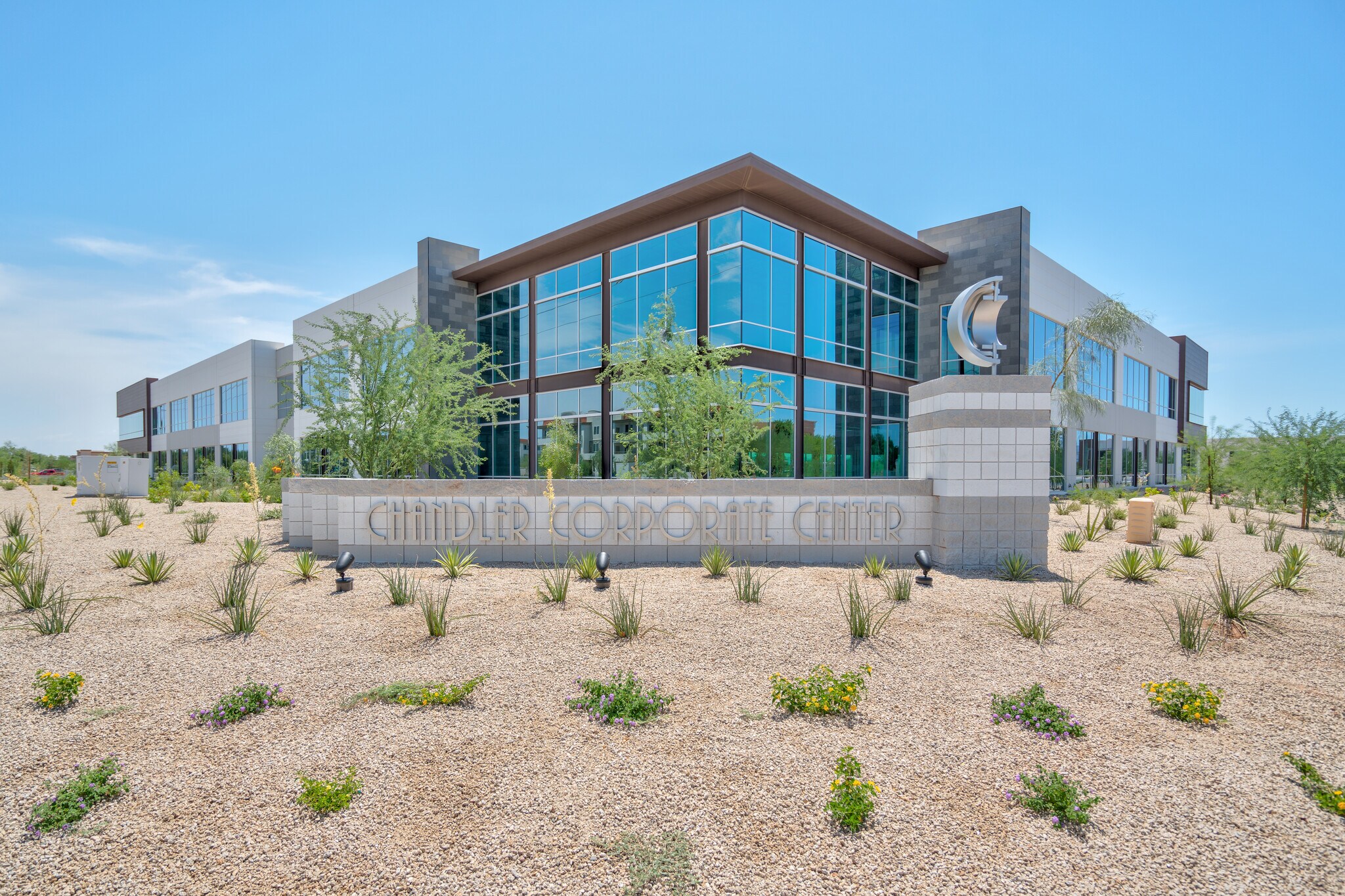 350 N McClintock Dr, Chandler, AZ à louer Photo de l’immeuble– Image 1 sur 9