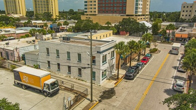 2006 Vernon Pl, Melbourne, FL à louer Photo intérieure– Image 2 sur 17