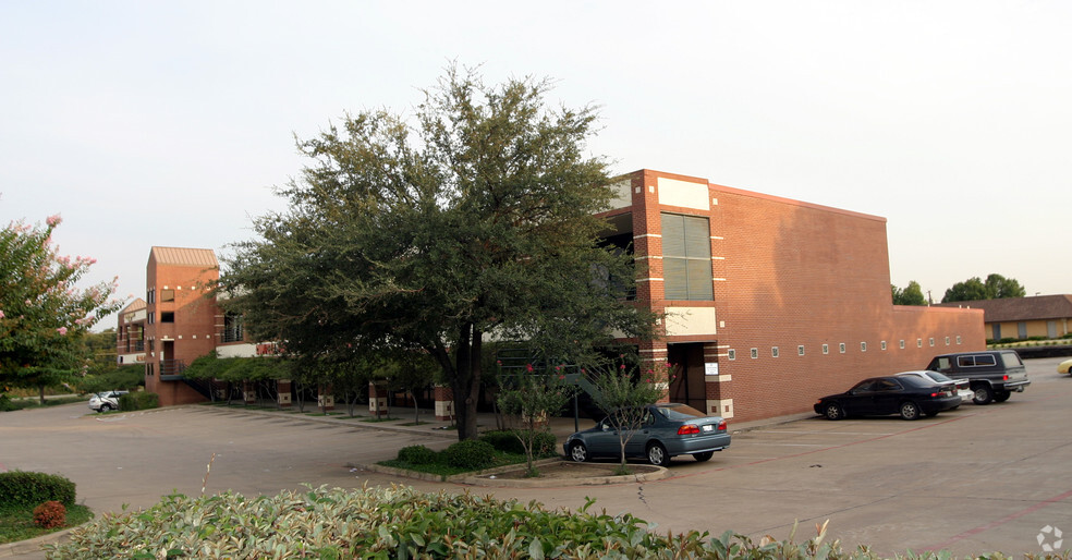 580 S Denton Tap Rd, Coppell, TX à louer - Photo de l’immeuble – Image 2 sur 13