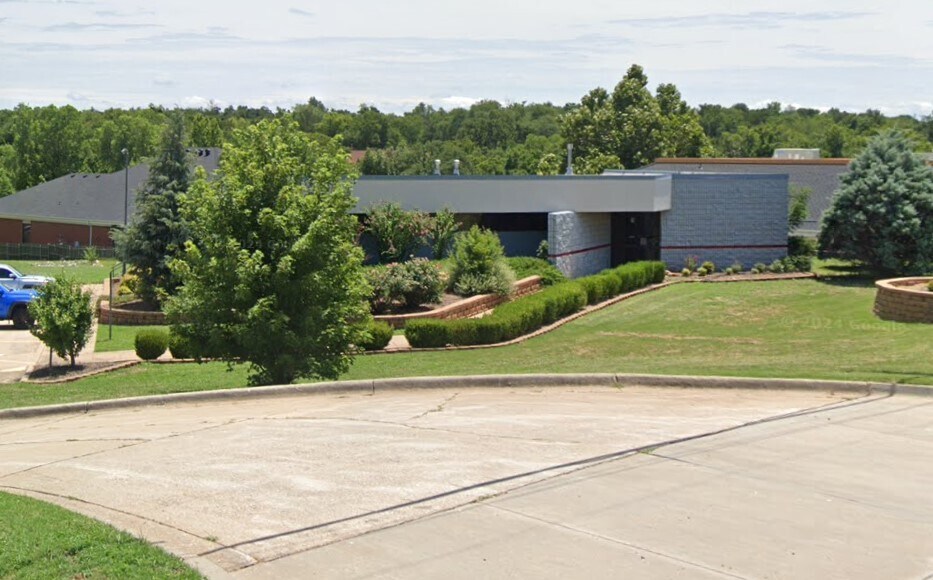 4900 N Lincoln Blvd, Oklahoma City, OK à louer - Photo de l’immeuble – Image 3 sur 5