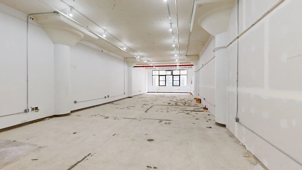 21-07 41st Ave, Long Island City, NY à louer - Numérisation 3D Matterport – Image 2 sur 22