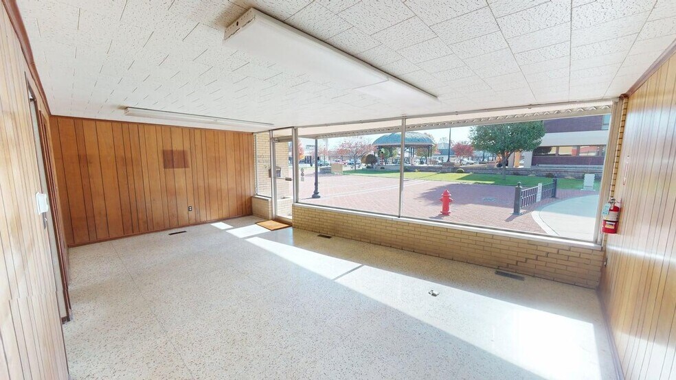 116 Constitution Plaza, Monticello, IN à vendre - Photo de l’immeuble – Image 3 sur 9