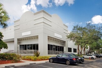 3801-3899 SW 30th Ave, Fort Lauderdale, FL à louer Photo de l’immeuble– Image 2 sur 6