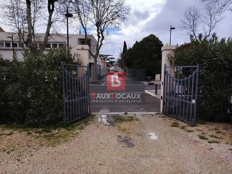 Bureau dans Salon-de-Provence à louer - Hall d’entrée – Image 2 sur 5