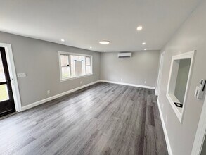 113 N Chestnut St, New Paltz, NY à louer Photo intérieure– Image 2 sur 9