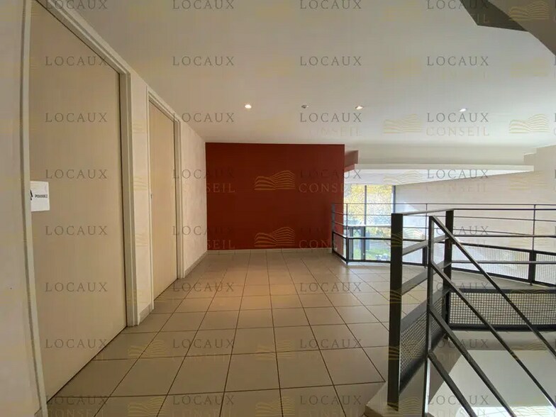 Bureau dans Cergy à louer - Hall d’entrée – Image 3 sur 5