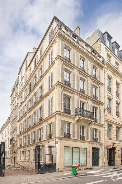 15 Rue De Londres, Paris à louer - Photo de l’immeuble – Image 1 sur 3