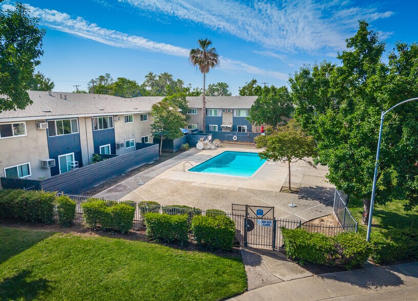 5520 Generals Pl, North Highlands, CA à vendre - Photo de l’immeuble – Image 3 sur 7