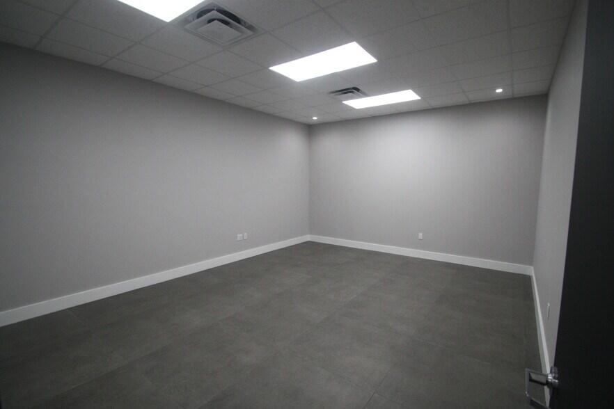 3801 W Commercial Blvd, Fort Lauderdale, FL à louer - Photo de l’immeuble – Image 2 sur 8