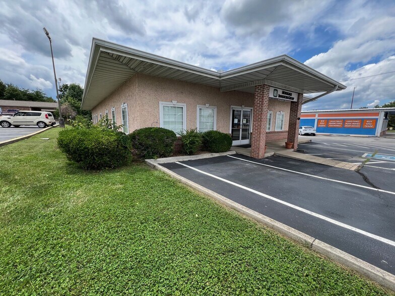 1307 West Ave, Crossville, TN à louer - Photo de l’immeuble – Image 2 sur 9