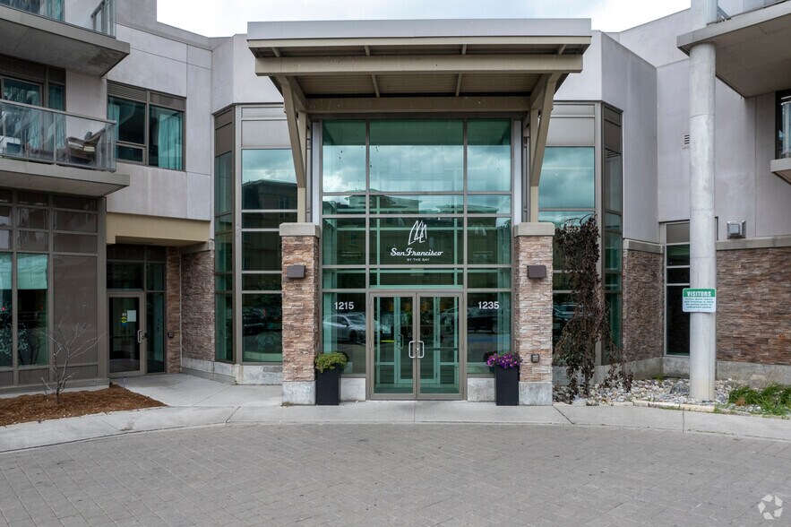 1235 Bayly St, Pickering, ON à vendre - Photo de l’immeuble – Image 3 sur 4
