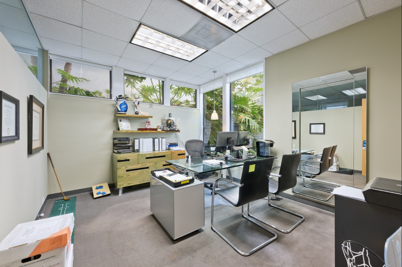 11340 W Olympic Blvd, Los Angeles, CA à louer Photo de l’immeuble– Image 1 sur 5