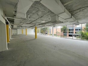 611 Civic Center Dr W, Santa Ana, CA à louer Photo intérieure– Image 2 sur 7