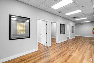 1056 NE 16th St, Ocala, FL à vendre Photo intérieure– Image 2 sur 36