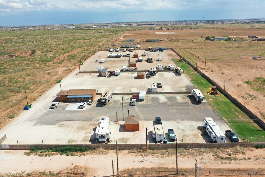 7022 E County Road 64, Midland, TX à vendre - Photo de l’immeuble – Image 1 sur 30