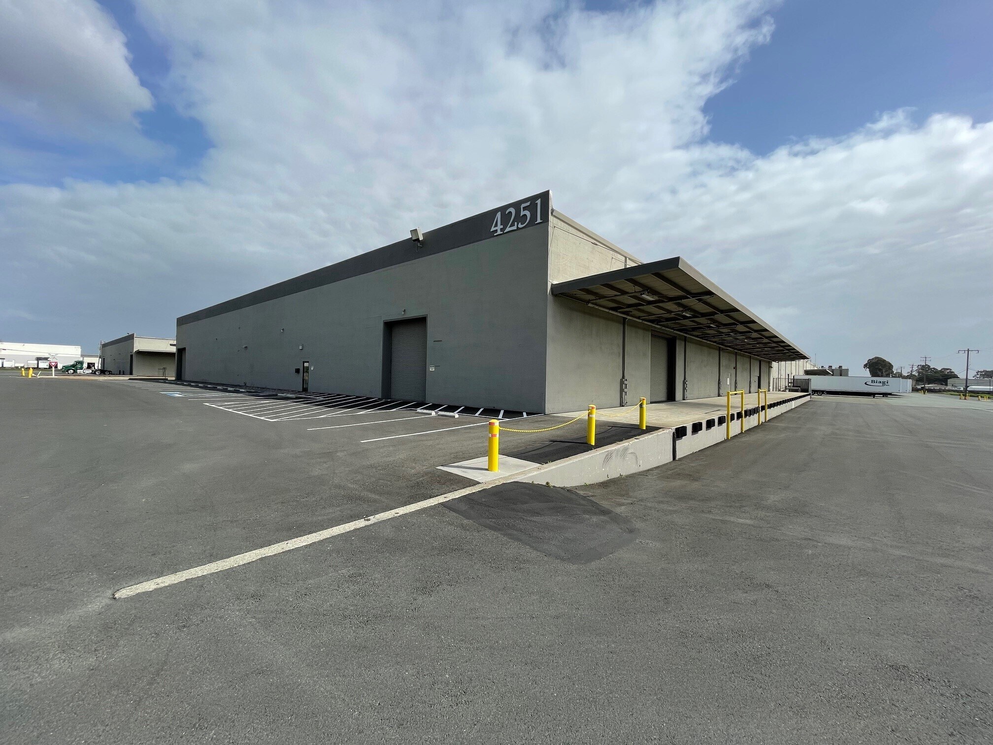 4251 Iowa St, Benicia, CA à louer Photo de l’immeuble– Image 1 sur 6