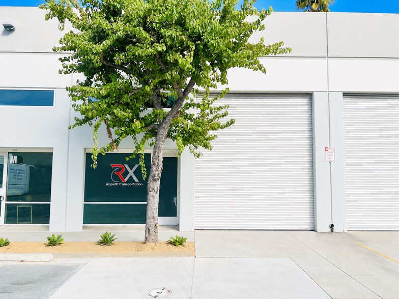 11160 Hindry Ave, Los Angeles, CA à louer - Photo de l’immeuble – Image 2 sur 8