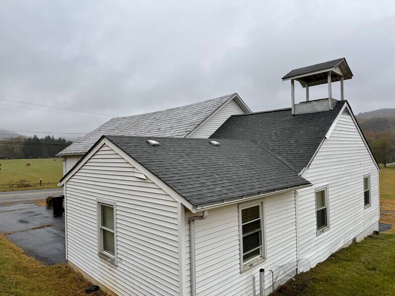 5791 W River Rd, Salem, VA à vendre - Photo de l’immeuble – Image 2 sur 5