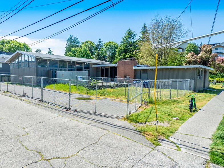 4800 40th Ave SW, Seattle, WA à louer - Photo de l’immeuble – Image 3 sur 6