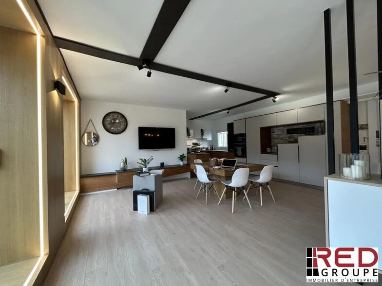 Local commercial dans Éguilles à louer - Photo intérieure – Image 2 sur 6