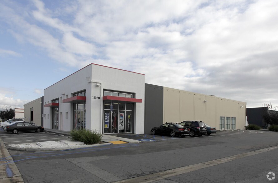 18050 Newhope St, Fountain Valley, CA à louer - Photo principale – Image 1 sur 5