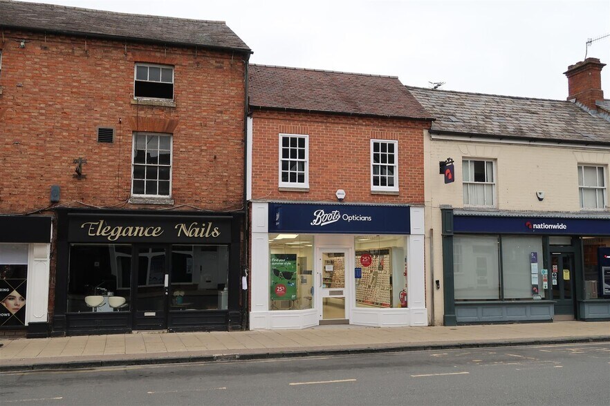 36 Wood St, Stratford Upon Avon à vendre - Photo principale – Image 1 sur 5