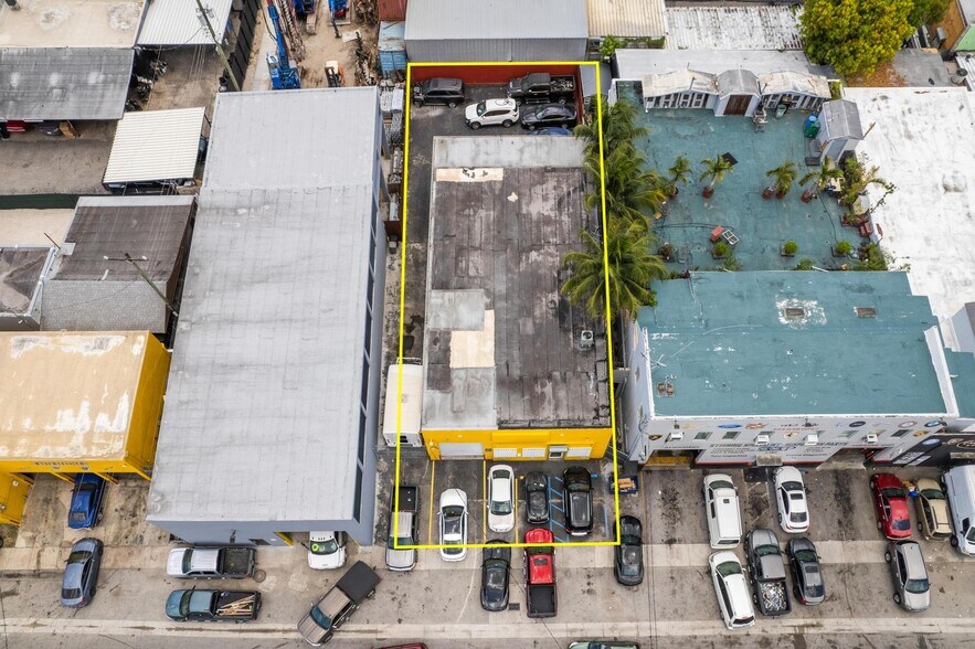 2726 NW 35th St, Miami, FL à vendre - Photo de l’immeuble – Image 3 sur 18