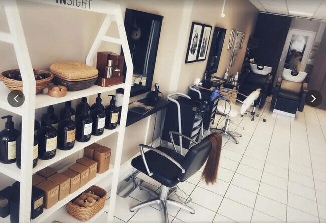 Plus de détails pour Local commercial à vendre