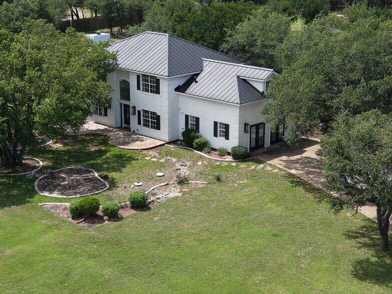102 County Road 180, Leander, TX à vendre - Photo de l’immeuble – Image 1 sur 24