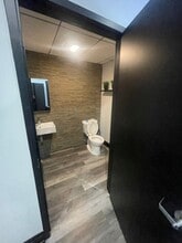 33-41 Mamaroneck Ave, White Plains, NY à louer Photo intérieure– Image 2 sur 5