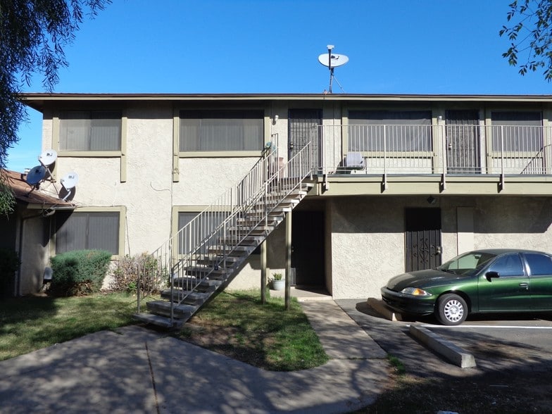 3364 W Harmont Dr, Phoenix, AZ à vendre - Photo principale – Image 1 sur 6