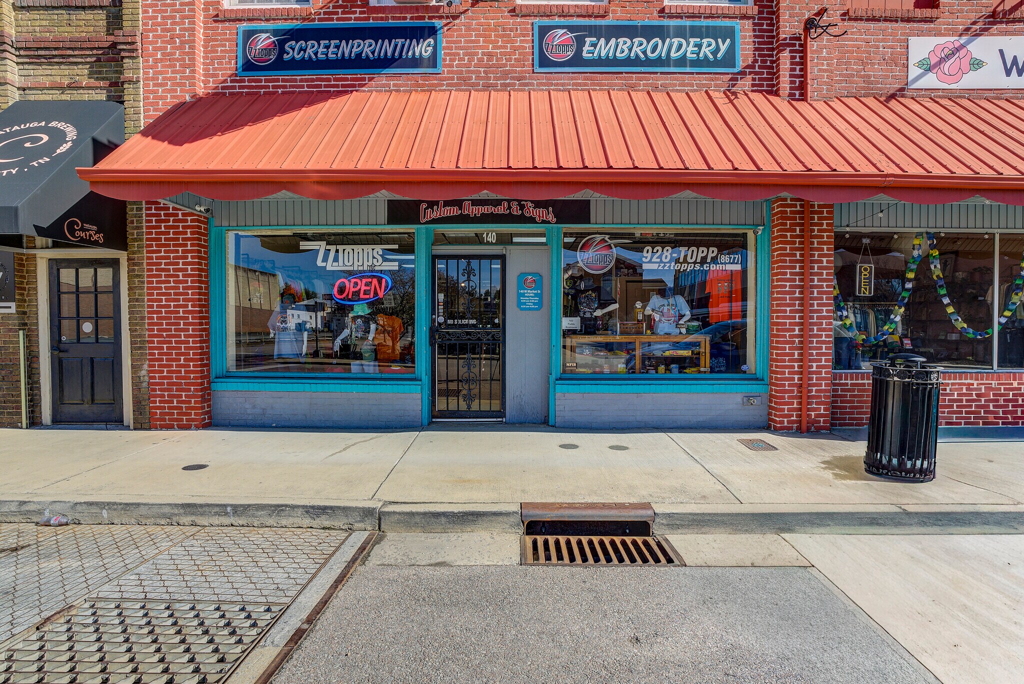 140 W Market St, Johnson City, TN à vendre Photo principale– Image 1 sur 38