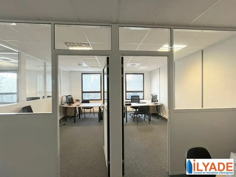 Bureau dans Meyreuil à vendre - Photo de l’immeuble – Image 3 sur 7