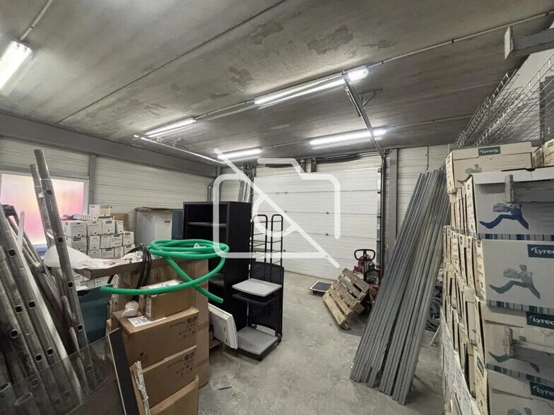 Industriel/Logistique dans Champs-sur-Marne à louer - Photo de l’immeuble – Image 2 sur 6