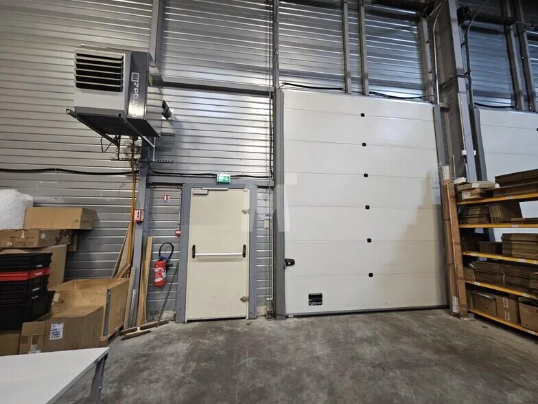 Bureau dans Lisses à louer - Photo intérieure – Image 3 sur 11