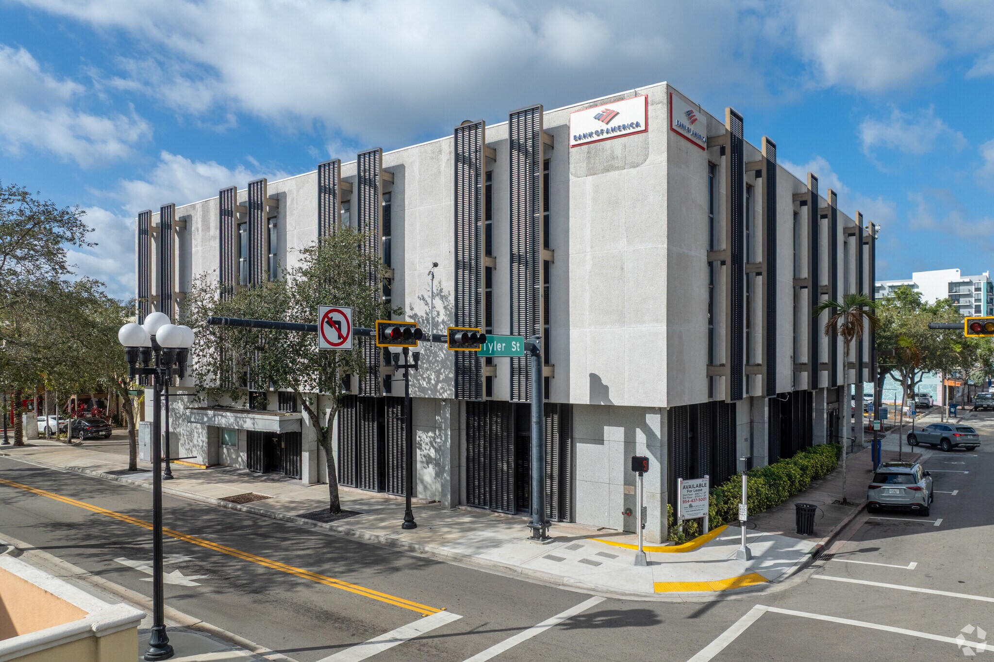 1900 Tyler St, Hollywood, FL à louer Photo de l’immeuble– Image 1 sur 9