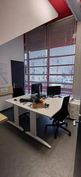 Bureau dans Hérouville-Saint-Clair à louer - Photo intérieure – Image 3 sur 11