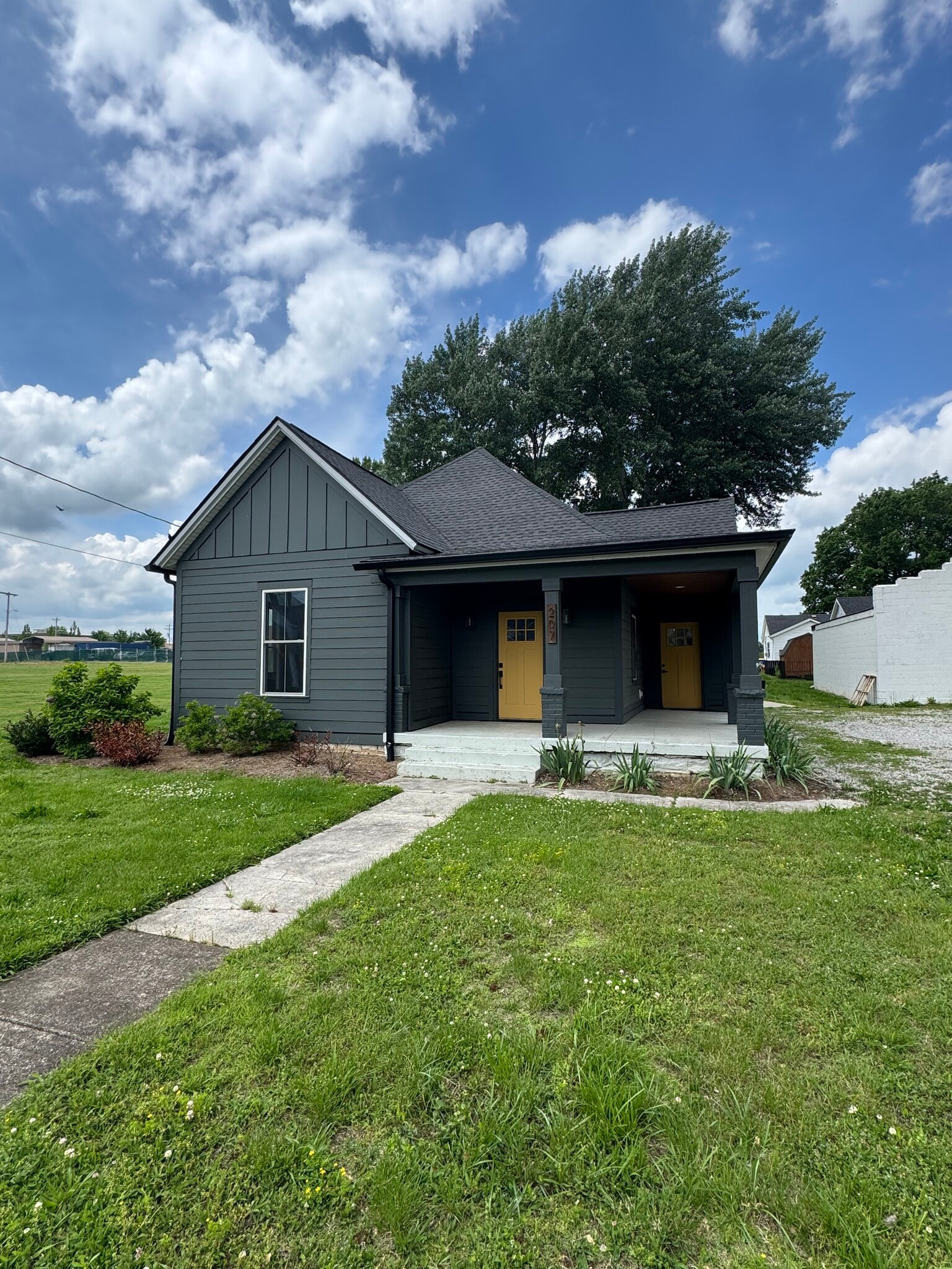 207 College St, Bowling Green, KY à louer Photo principale– Image 1 sur 11
