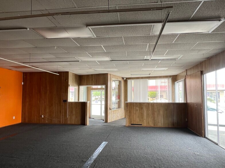 1280 Fremont Blvd, Seaside, CA à louer - Photo de l’immeuble – Image 2 sur 11