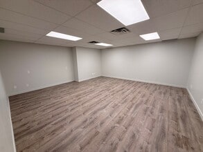 7138 S Highland Dr, Salt Lake City, UT à louer Photo intérieure– Image 1 sur 1